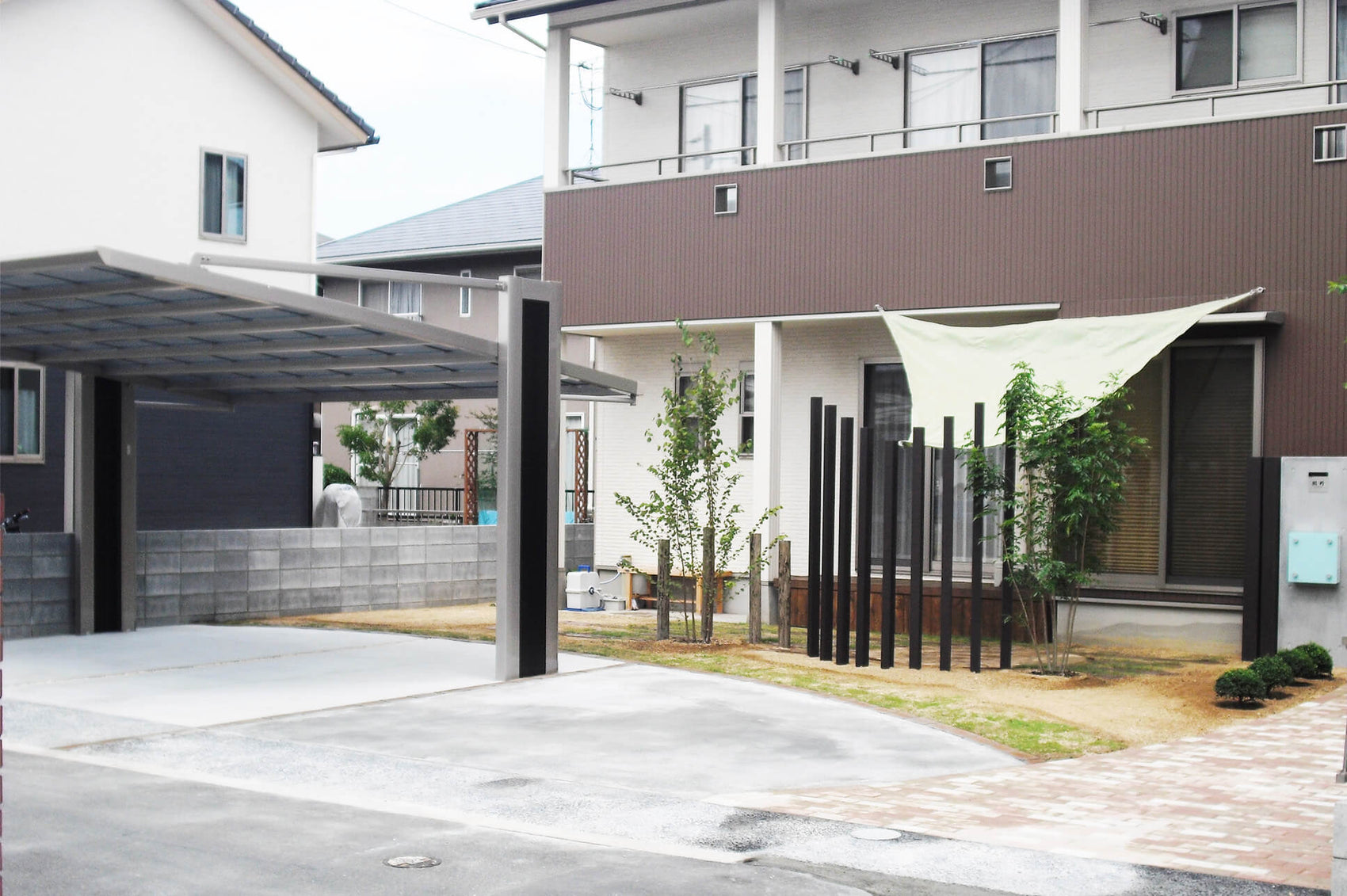 外構工事/エクステリア工事/玄関/レンガ調/カーポート/アプローチ/洋風/外観イメージ